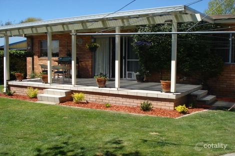 Property photo of 6 Maple Crescent Blayney NSW 2799