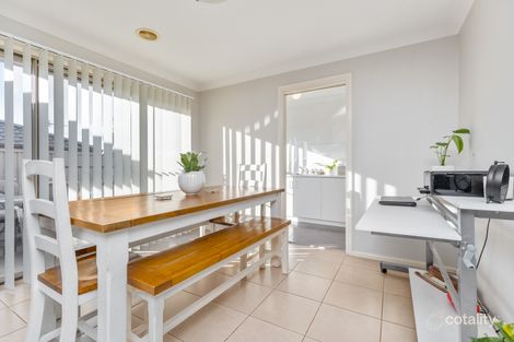 Property photo of 35 Yarrawah Crescent Bourkelands NSW 2650