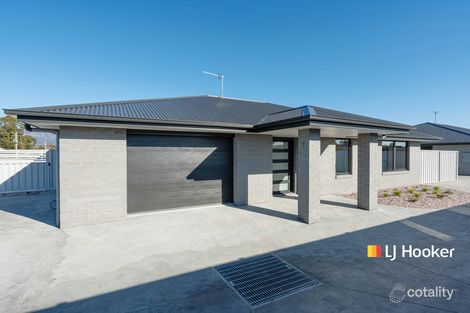 2/17 Spring St, Sheffield, TAS 7306