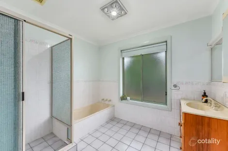 Property photo of 2/16 Yeates Street Mount Gambier SA 5290