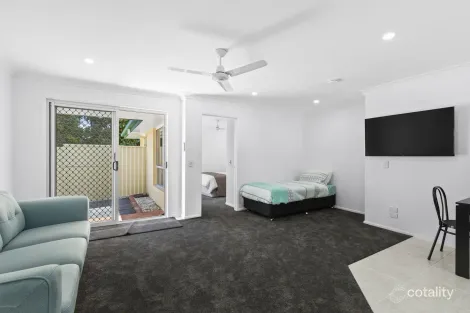 Property photo of 33 Brighton Street Biggera Waters QLD 4216