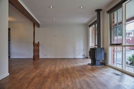 Property photo of 50 William Perry Close Endeavour Hills VIC 3802