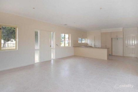 Property photo of 21 Ortolan Avenue Broadmeadows VIC 3047