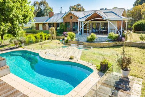 378 Burma Rd, Table Top, NSW 2640