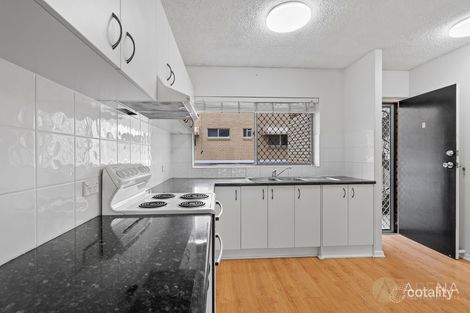 1/32 Macaulay St, Coorparoo, QLD 4151