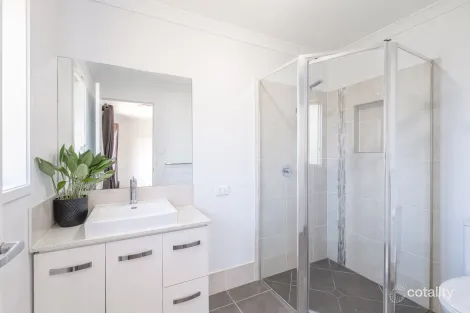 Property photo of 6 Flametree Court Tamaree QLD 4570