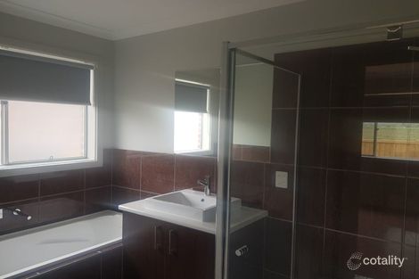 Property photo of 167 Wallara Waters Boulevard Wallan VIC 3756