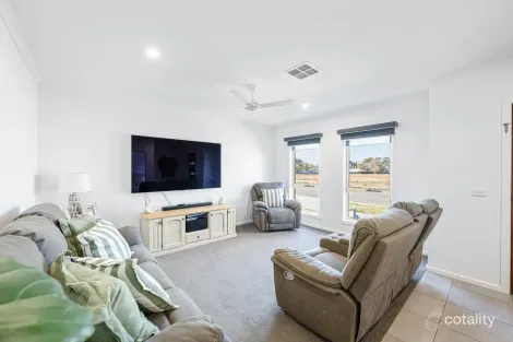 Property photo of 3 Cufari Drive Red Cliffs VIC 3496
