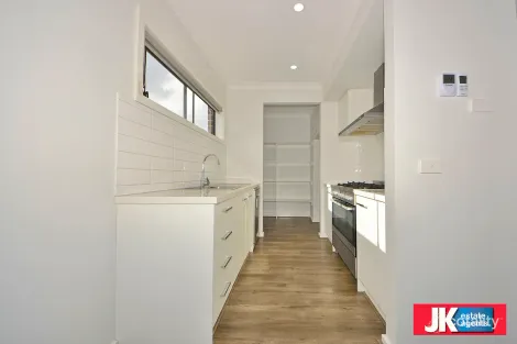 Property photo of 16 Kardak Street Tarneit VIC 3029