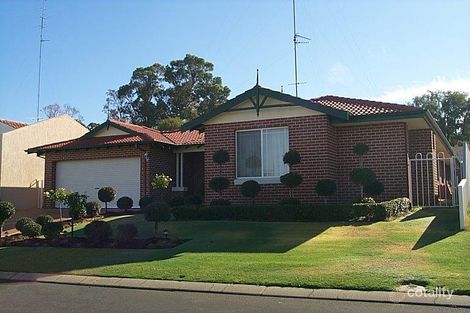 8 Magdalen Pl, College Grove, WA 6230