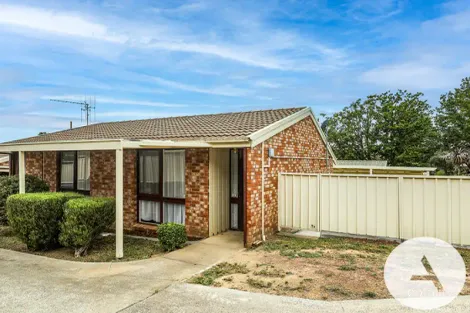 Property photo of 2/17 Henderson Road Queanbeyan NSW 2620