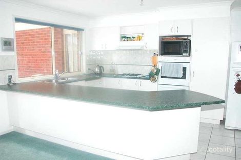 Property photo of 14 Victory Way Carrum Downs VIC 3201