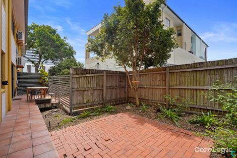 Property photo of 4/10 Amelia Street Coorparoo QLD 4151