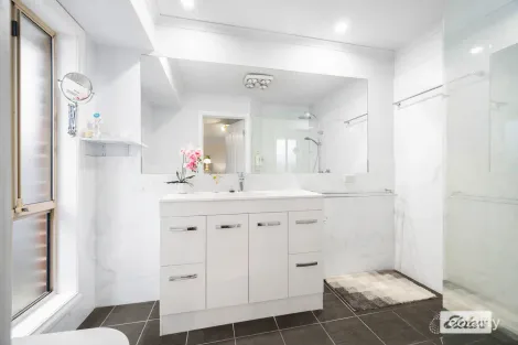 Property photo of 3 Kingsley Court West Albury NSW 2640