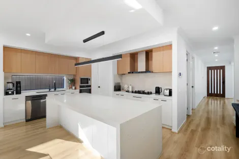 Property photo of 16 Thunder Drive Kalkallo VIC 3064