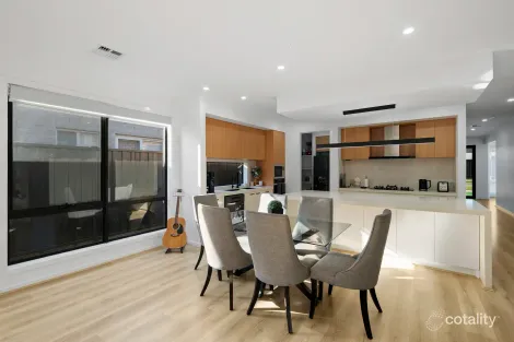 Property photo of 16 Thunder Drive Kalkallo VIC 3064