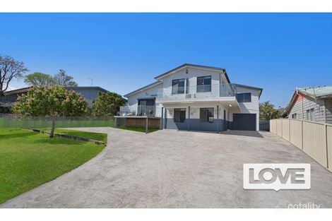 10 Lake Rd, Fennell Bay, NSW 2283