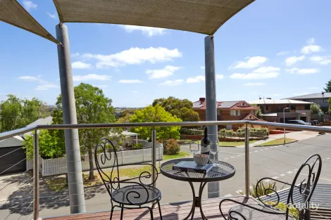 Property photo of 2 Muscat Place Waurn Ponds VIC 3216