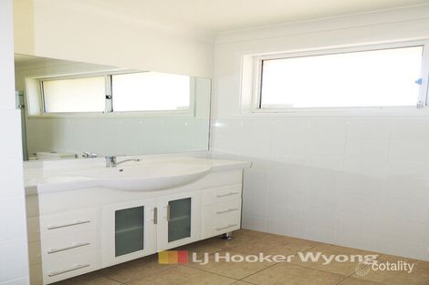 Property photo of 1/2 Arthur Drive Wyong NSW 2259