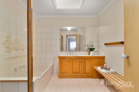 Property photo of 19 Hemingway Avenue Templestowe VIC 3106