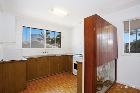 Property photo of 11 Dawn Parade Miami QLD 4220