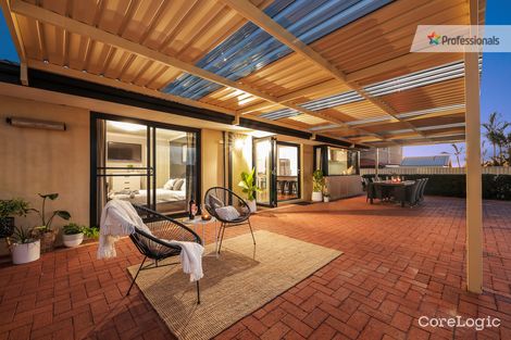 Property photo of 15 Bladon Way Swan View WA 6056