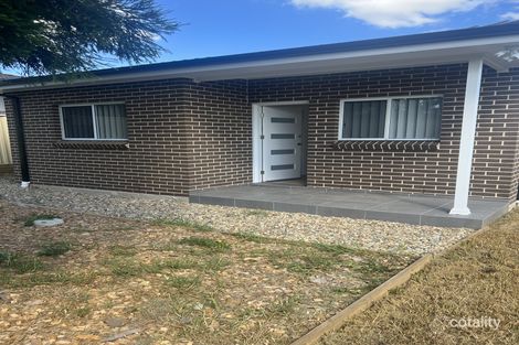 5 Larapinta Cres, St Helens Park, NSW 2560