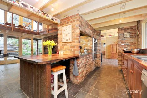 Property photo of 160 Henley Road Kangaroo Ground VIC 3097