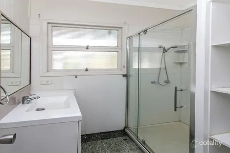 Property photo of 2 School Road Yeronga QLD 4104