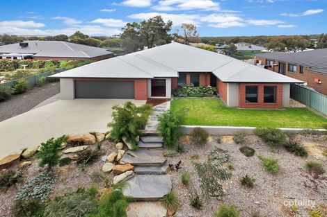 8 Treemont Way, Maiden Gully, VIC 3551