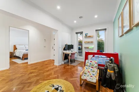 Property photo of 8 Peppermint Crescent Manor Lakes VIC 3024