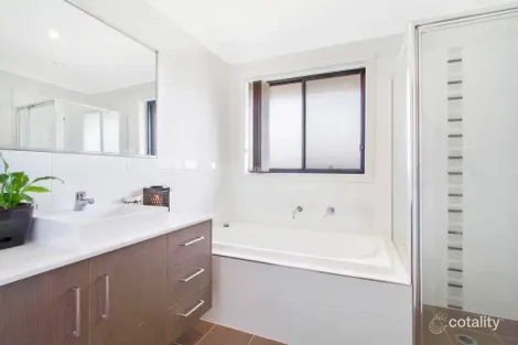 Property photo of 28 Alinta Promenade Jordan Springs NSW 2747