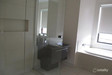 Property photo of 27 Mallett Grove Lyndhurst VIC 3975