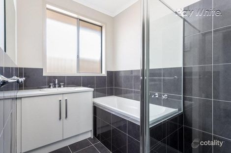 Property photo of 11 Almandine Lane Munno Para West SA 5115