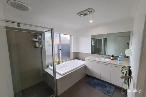 Property photo of 1 Condina Place Point Cook VIC 3030