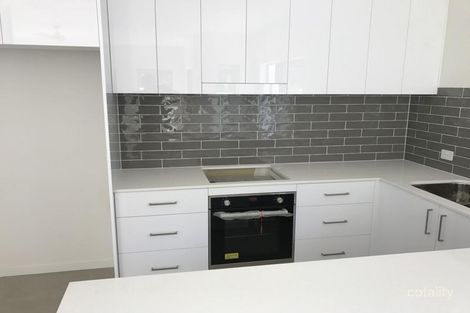 Property photo of 2/45 Whiting Street Labrador QLD 4215