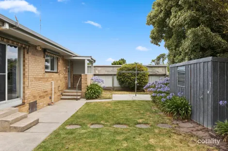 Property photo of 5 Batson Crescent Elliminyt VIC 3250