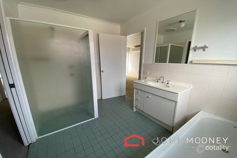 Property photo of 81 Truscott Drive Ashmont NSW 2650