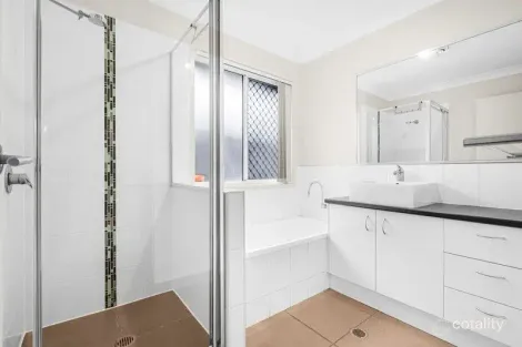 Property photo of 1/2145 Wynnum Road Wynnum West QLD 4178