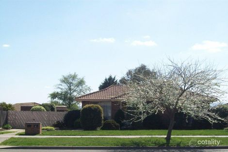 18 Fleetwood Dr, Narre Warren, VIC 3805