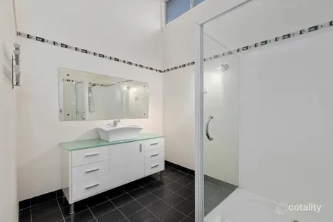 Property photo of 32 Norcombe Street Carina QLD 4152