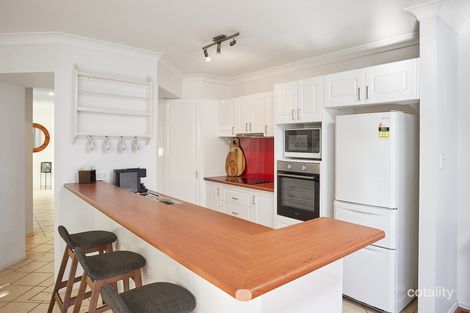 Property photo of 2/16 Evandale Crescent Miami QLD 4220