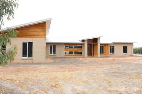 8 Hocking Dr, Swan Hill, VIC 3585