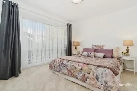 Property photo of 40 Oberon Drive Carrum Downs VIC 3201