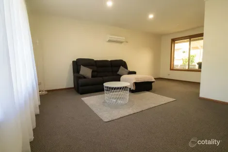 Property photo of 5 McKinnon Park Clare SA 5453