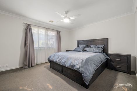 Property photo of 33 Gordon Withnall Crescent Dunlop ACT 2615