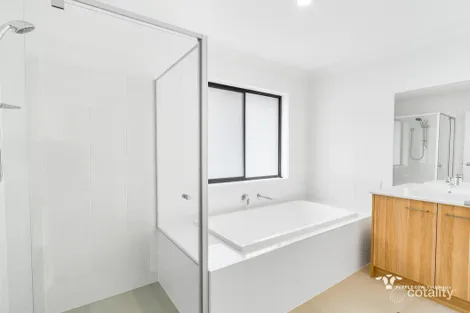 Property photo of 7 Darling Circuit Plainland QLD 4341