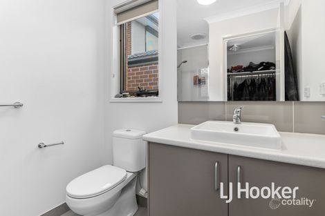 Property photo of 30 Jomon Way Officer VIC 3809