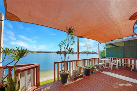 2/41 Duet Dr, Mermaid Waters, QLD 4218