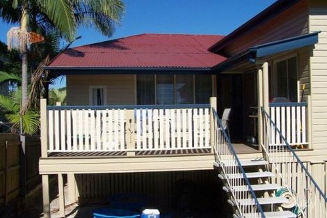 Property photo of 40 Morehead Avenue Norman Park QLD 4170